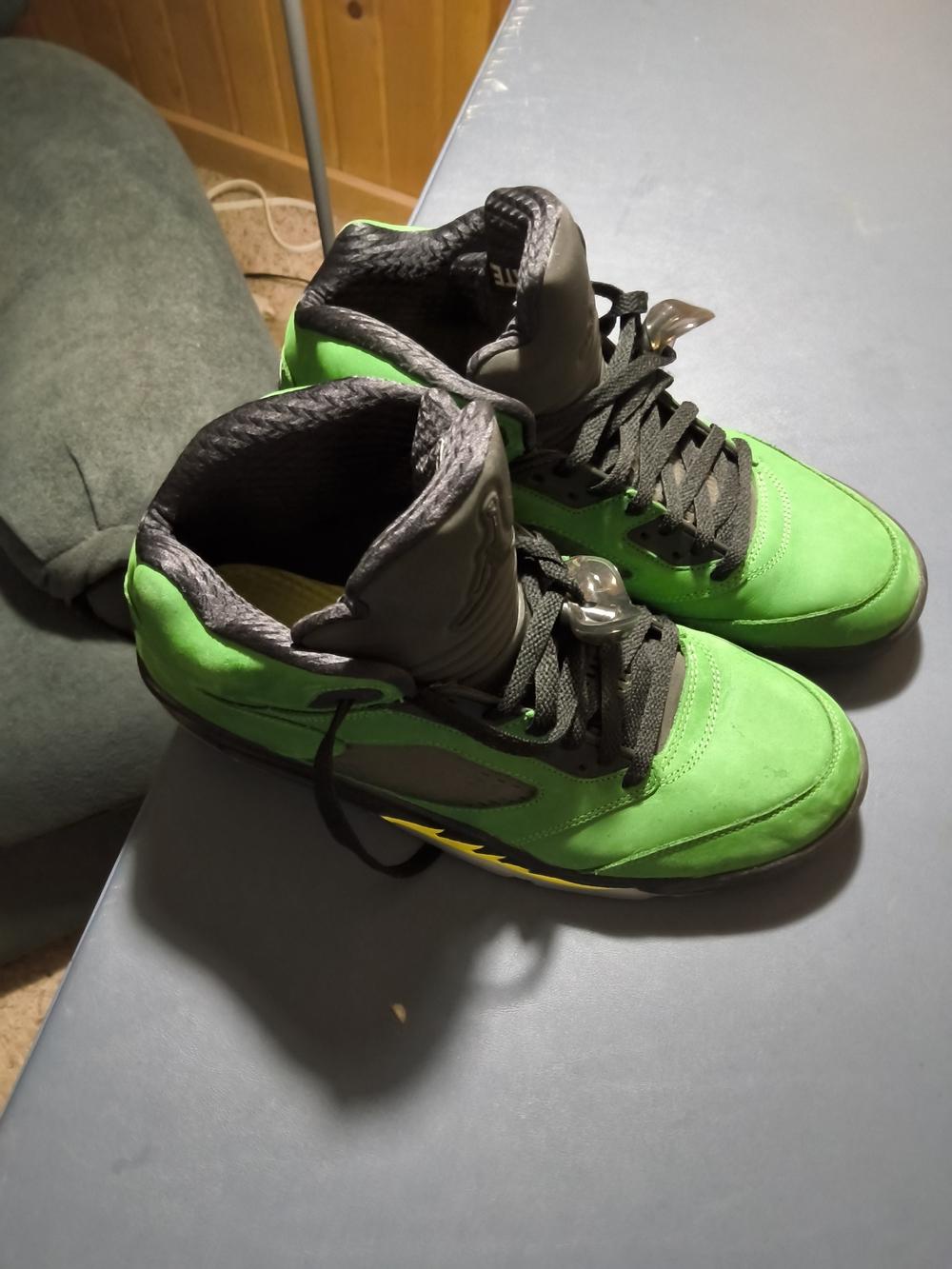 Jordan 5 "Oregon", Size 11m, Men's Retro Basketball Shoes in Green - Picture 2 of 7